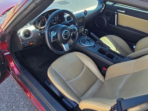 Used 2010 MAZDA MX-5 Miata Grand Touring w/ Premium Pkg RWD image 27