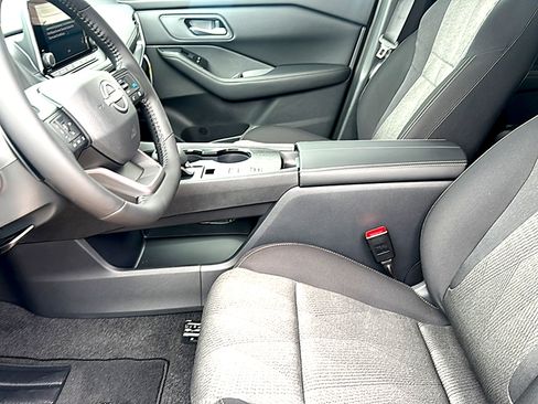 New 2026 Nissan Rogue SV image 10