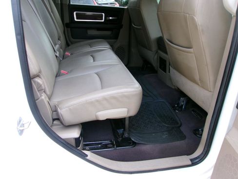 Used 2010 Dodge Ram 2500 Truck Laramie AWD/4WD image 8