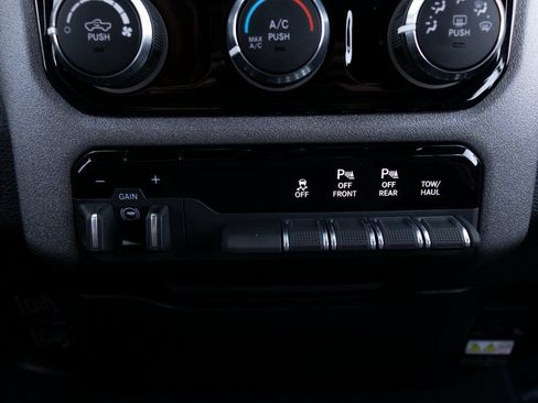 Used 2025 RAM 1500 Tradesman AWD/4WD image 32