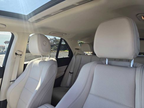 Used 2024 Mercedes-Benz GLE 450e 4MATIC image 23