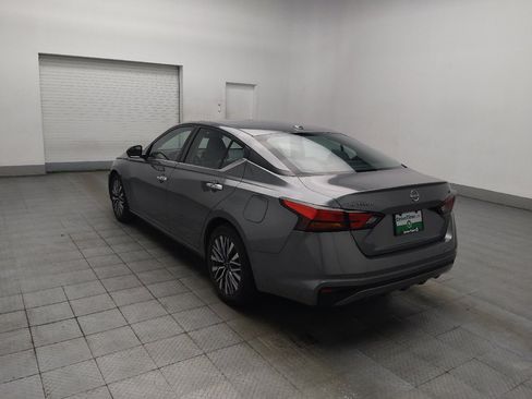 Used 2023 Nissan Altima 2.5 SV FWD image 5