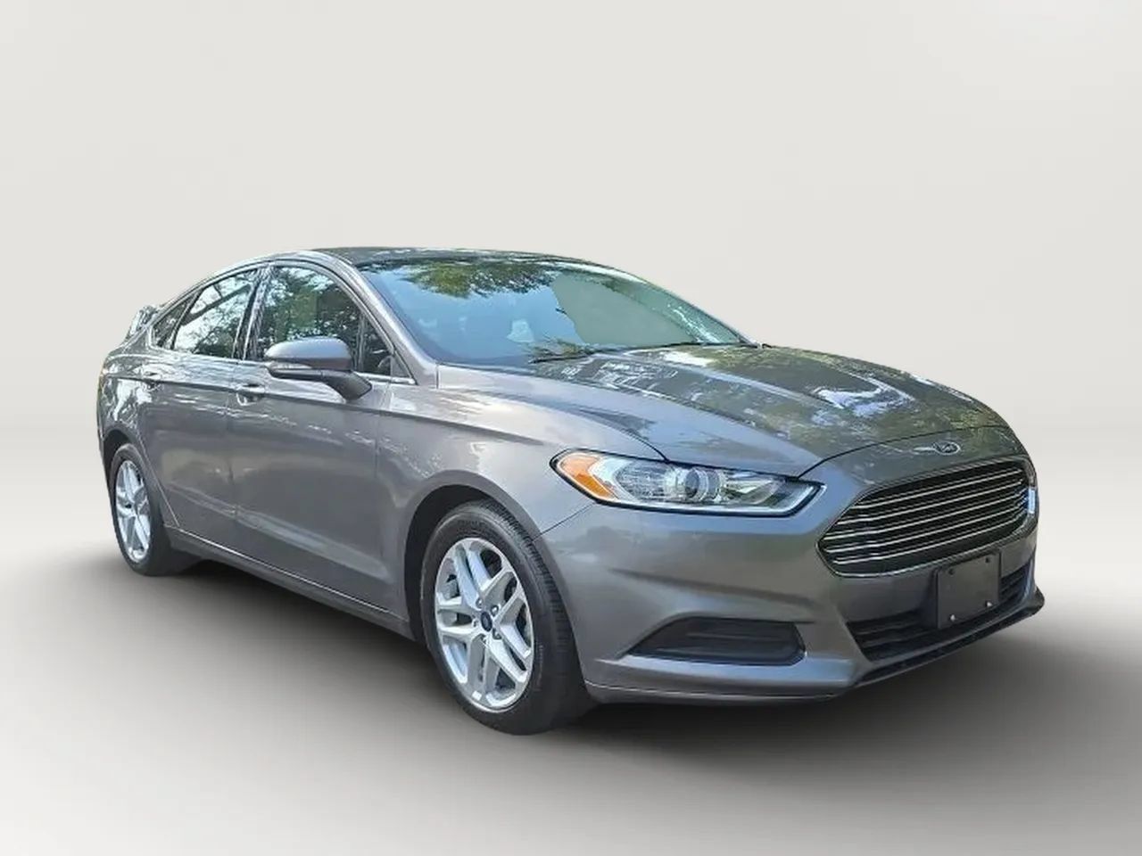 Used 2014 Ford Fusion SE FWD image 3