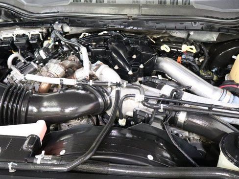 Used 2017 Ford F350 Platinum w/ Platinum Ultimate Package AWD/4WD image 88