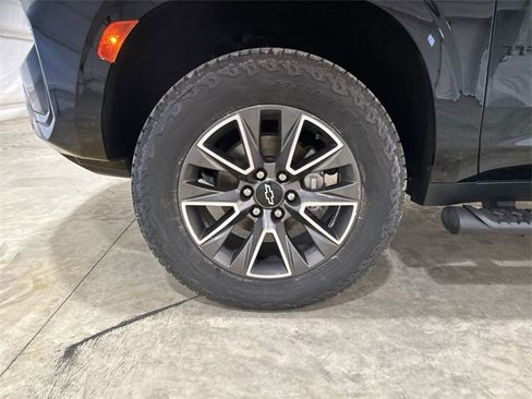 Certified 2024 Chevrolet Tahoe Z71 w/ Luxury Package image 33