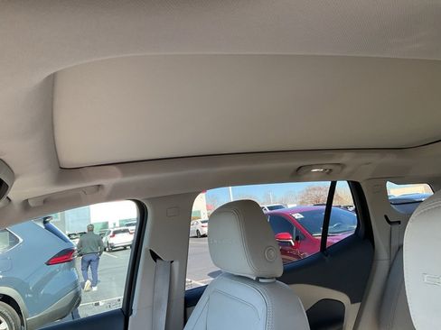 Used 2023 GMC Terrain Denali image 6