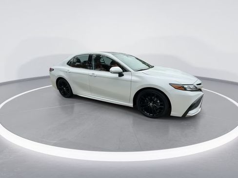 Used 2024 Toyota Camry XSE FWD image 9