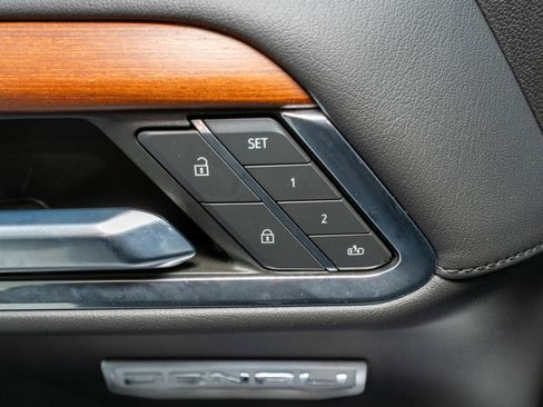 Used 2023 GMC Sierra 1500 Denali w/ Technology Package image 15