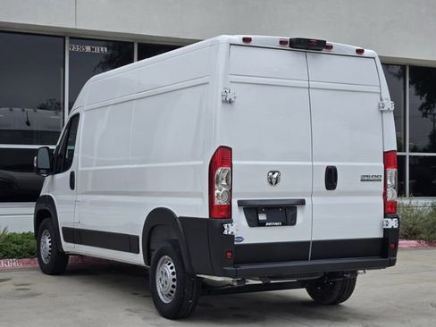 Used 2025 RAM ProMaster 2500 w/ Convenience Group FWD image 5