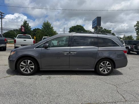 Used 2014 Honda Odyssey Touring Elite image 4