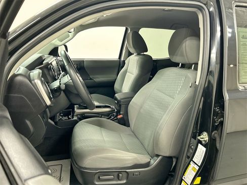 Used 2020 Toyota Tacoma SR5 image 9