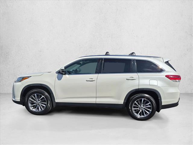 Used 2019 Toyota Highlander XLE AWD/4WD image 9