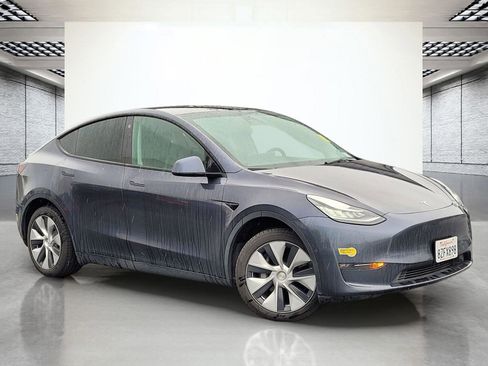 Used 2022 Tesla Model Y Long Range AWD/4WD image 2
