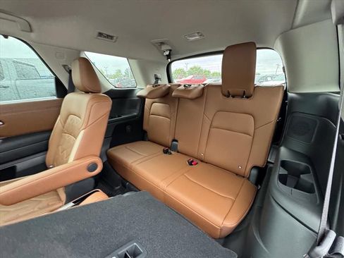 Used 2026 Nissan Pathfinder Platinum w/ Lighting Package FWD image 13