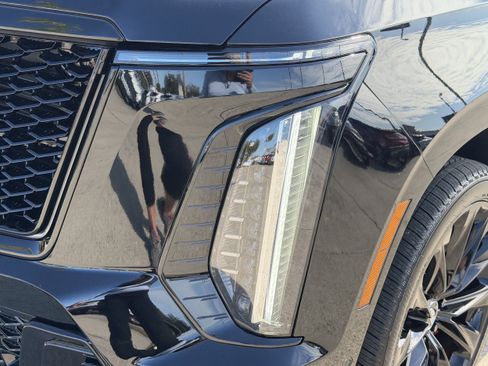 New 2026 Cadillac Escalade V w/ LPO, ONYX Package AWD/4WD image 8
