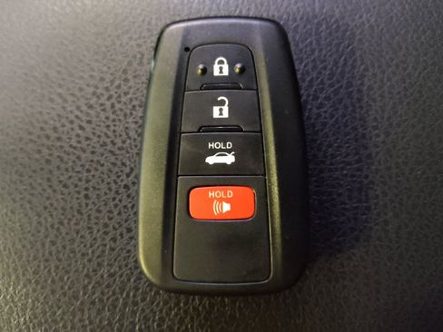 Used 2022 Toyota Camry SE w/ Convenience Package image 32