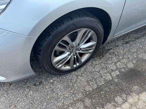 Used 2017 Toyota Camry SE image 6