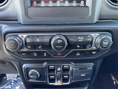 Used 2022 Jeep Gladiator Sport image 20