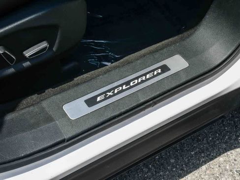 Used 2018 Ford Explorer Sport w/ Equipment Group 401A AWD/4WD image 16