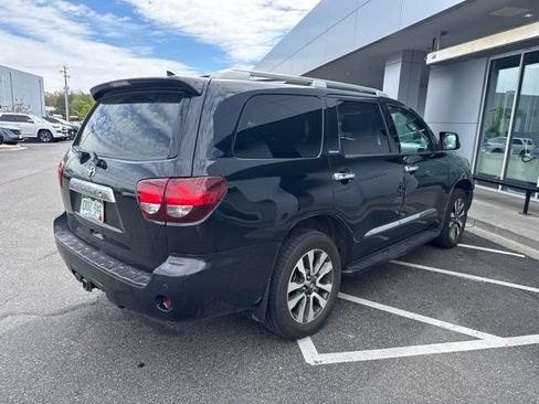Used 2018 Toyota Sequoia Limited w/ Safety & Convenience Package AWD/4WD image 4