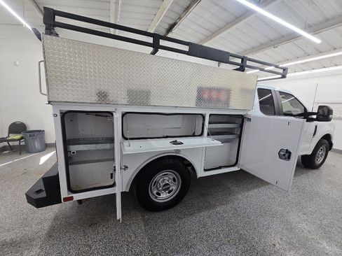 Used 2022 Ford F350 XL w/ Power Equipment Group image 9