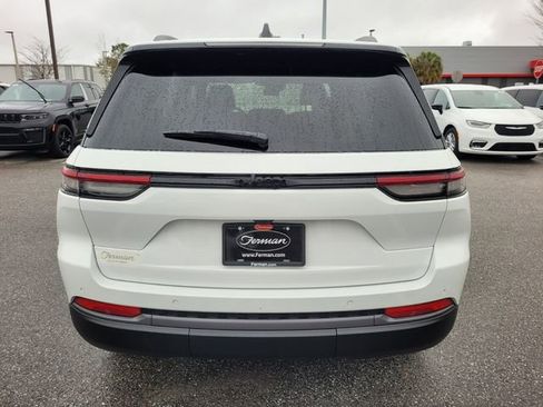 New 2026 Jeep Grand Cherokee Altitude image 11