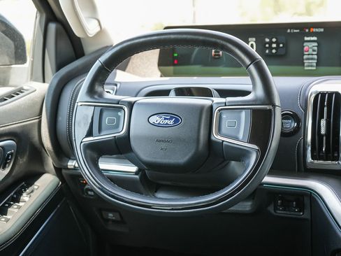 Certified 2025 Ford Expedition Max Platinum AWD/4WD image 15