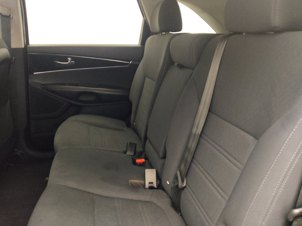 Used 2019 Kia Sorento AWD image 18