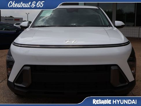 Used 2024 Hyundai Kona SEL w/ Convenience Package FWD image 8