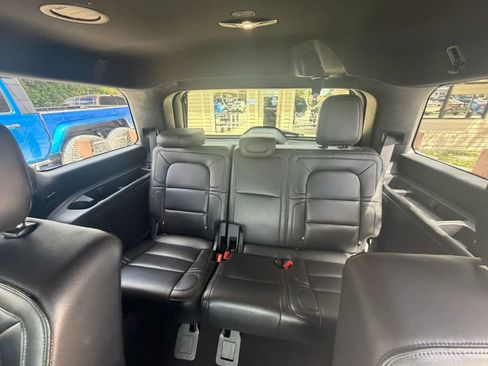 Used 2018 Lincoln Navigator Select RWD image 13