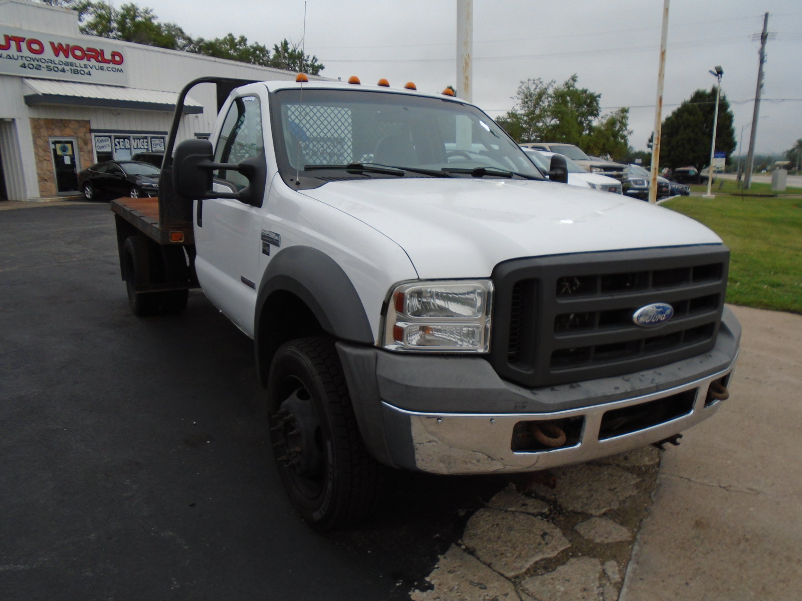 Used 2005 Ford F550 4x4 Regular Cab Super Duty image 2