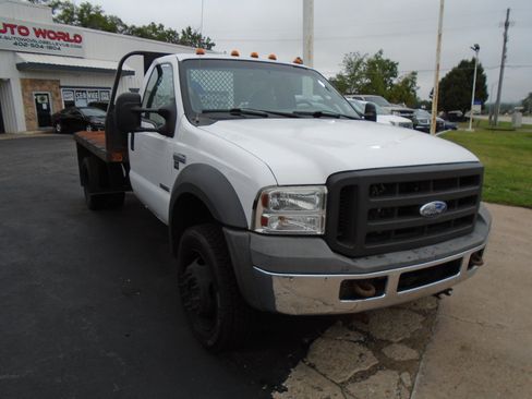Used 2005 Ford F550 4x4 Regular Cab Super Duty image 2