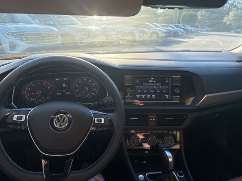 Used 2021 Volkswagen Jetta image 11