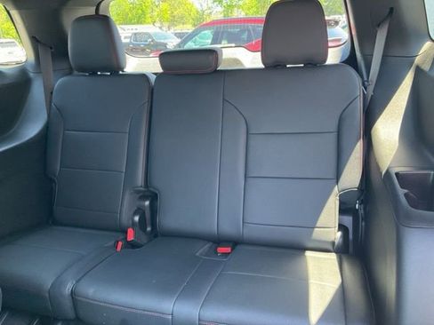 Used 2025 Chevrolet Traverse Z71 w/ Enhanced Driving Package AWD/4WD image 10