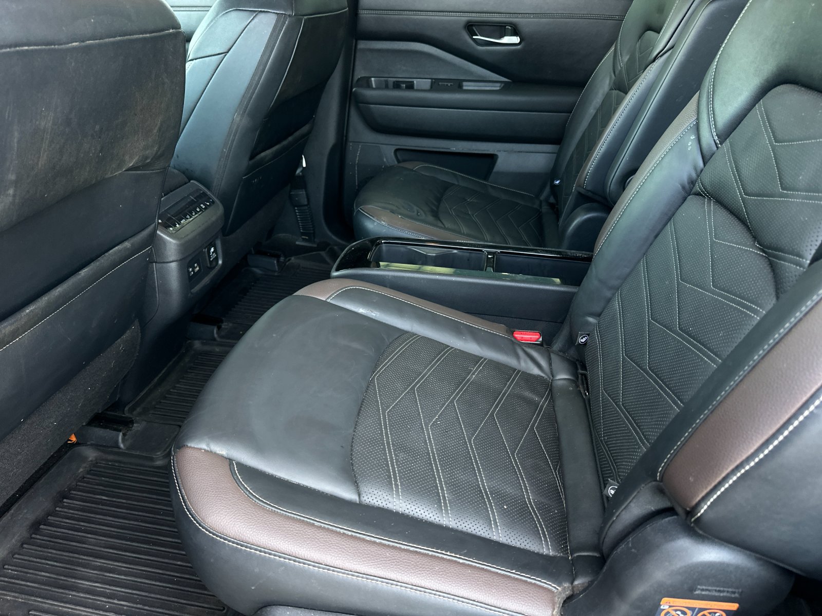 Used 2024 Nissan Pathfinder Platinum AWD/4WD image 12