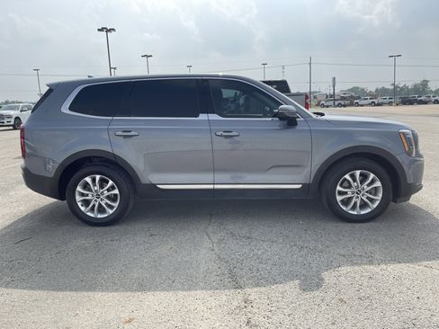 Used 2022 Kia Telluride LX AWD/4WD image 3