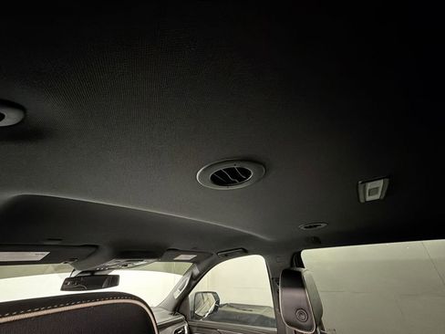 Used 2023 GMC Yukon XL SLT w/ SLT Luxury Package image 21