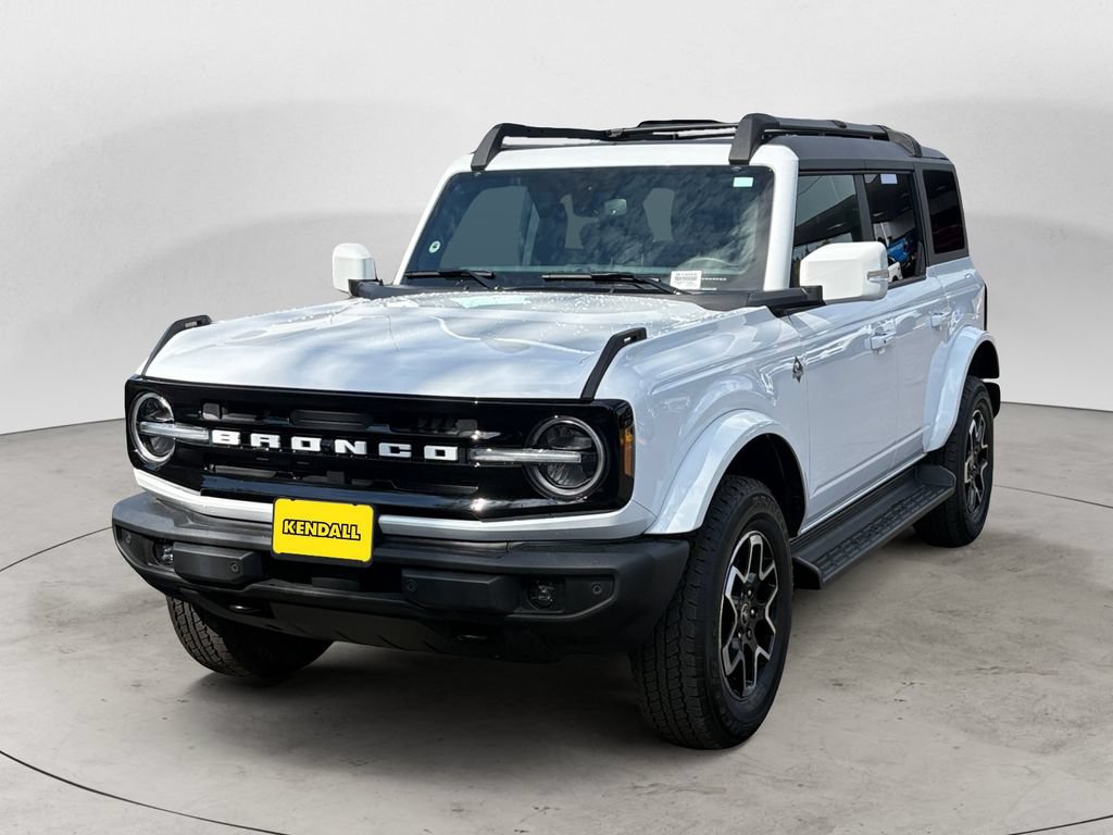 Certified 2025 Ford Bronco Outer Banks AWD/4WD image 1