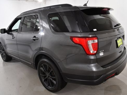 Used 2019 Ford Explorer XLT w/ Equipment Group 202A AWD/4WD image 15