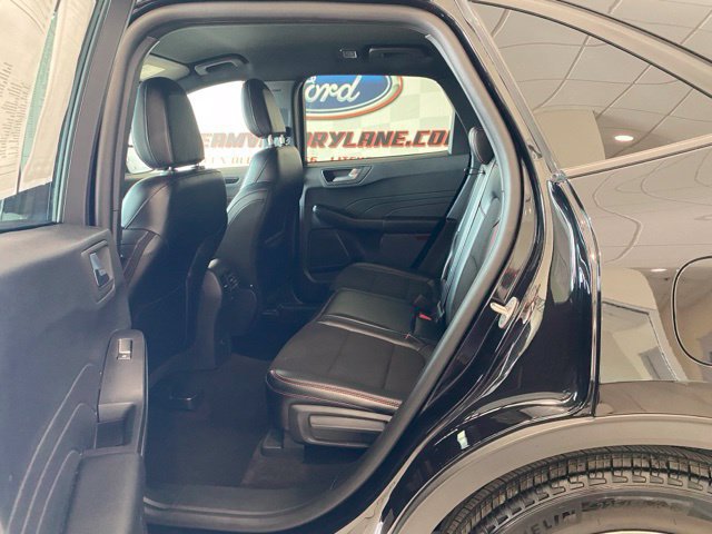 Used 2025 Ford Escape ST-Line FWD image 17