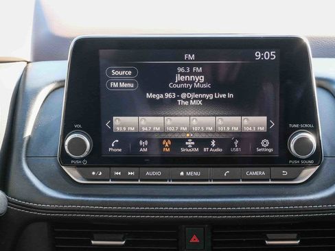 Used 2023 Nissan Rogue SV FWD image 15