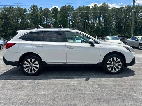 Used 2019 Subaru Outback 2.5i Touring w/ Popular Package #3A AWD/4WD image 8
