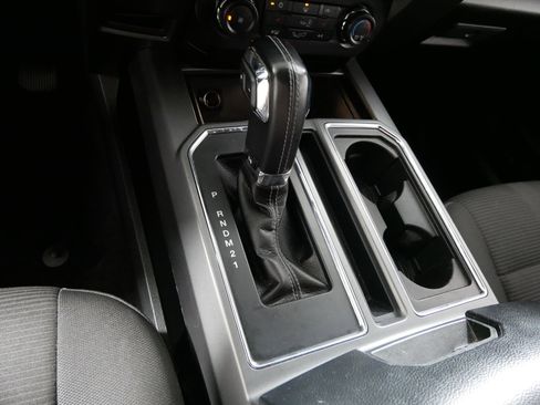 Used 2015 Ford F150 XLT w/ Equipment Group 302A Luxury image 24