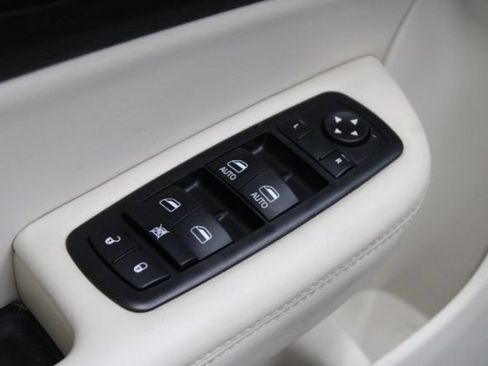 Used 2015 Chrysler 200 C w/ Navigation & Sound Group I FWD image 8