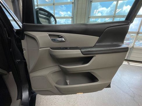Used 2017 Honda Odyssey SE image 27