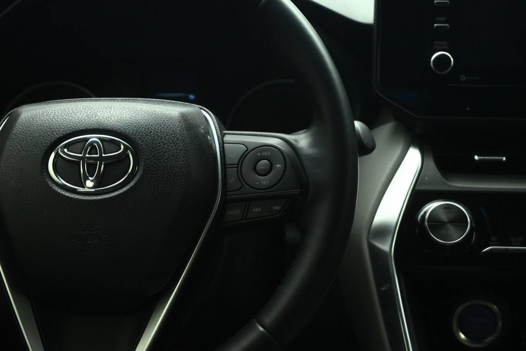 Used 2022 Toyota Venza LE AWD/4WD image 42