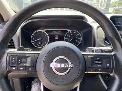 Used 2024 Nissan Rogue S AWD/4WD image 14