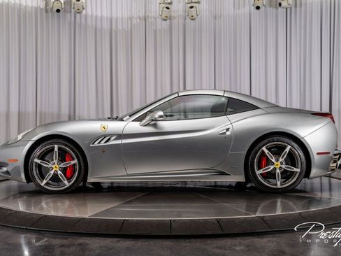 Used 2014 Ferrari California image 13