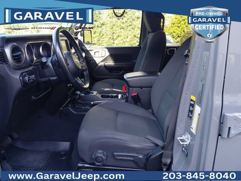 Used 2021 Jeep Gladiator Sport AWD/4WD image 2