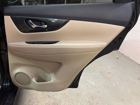 Used 2014 Nissan Rogue SL w/ SL Premium Package image 26